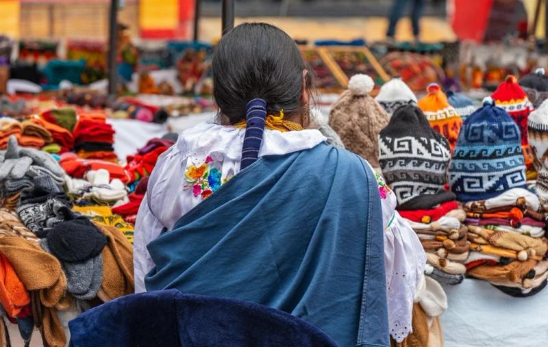 Otavalo Market & Sacha WarmiKuna Community Project