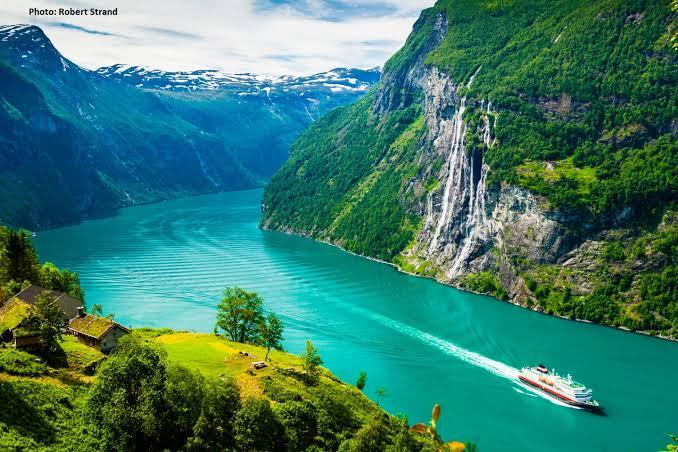 Private Geiranger Fjord Cruise & Hiking
